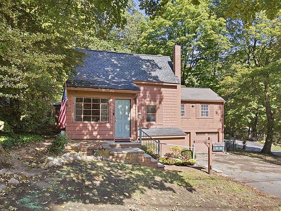 4th image of 116 Green St