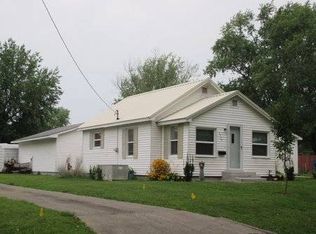 1103 N Rector Ave, Robinson, IL 62454