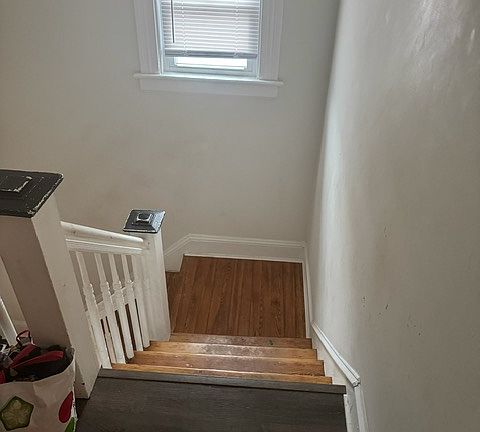 5th image of 984-986 Laurel Ave