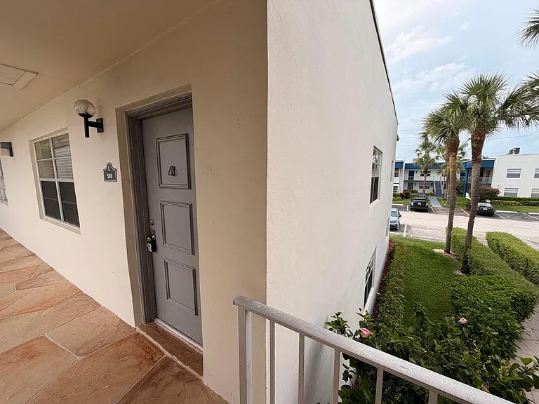 569 Normandy Ln #L — Photo 10