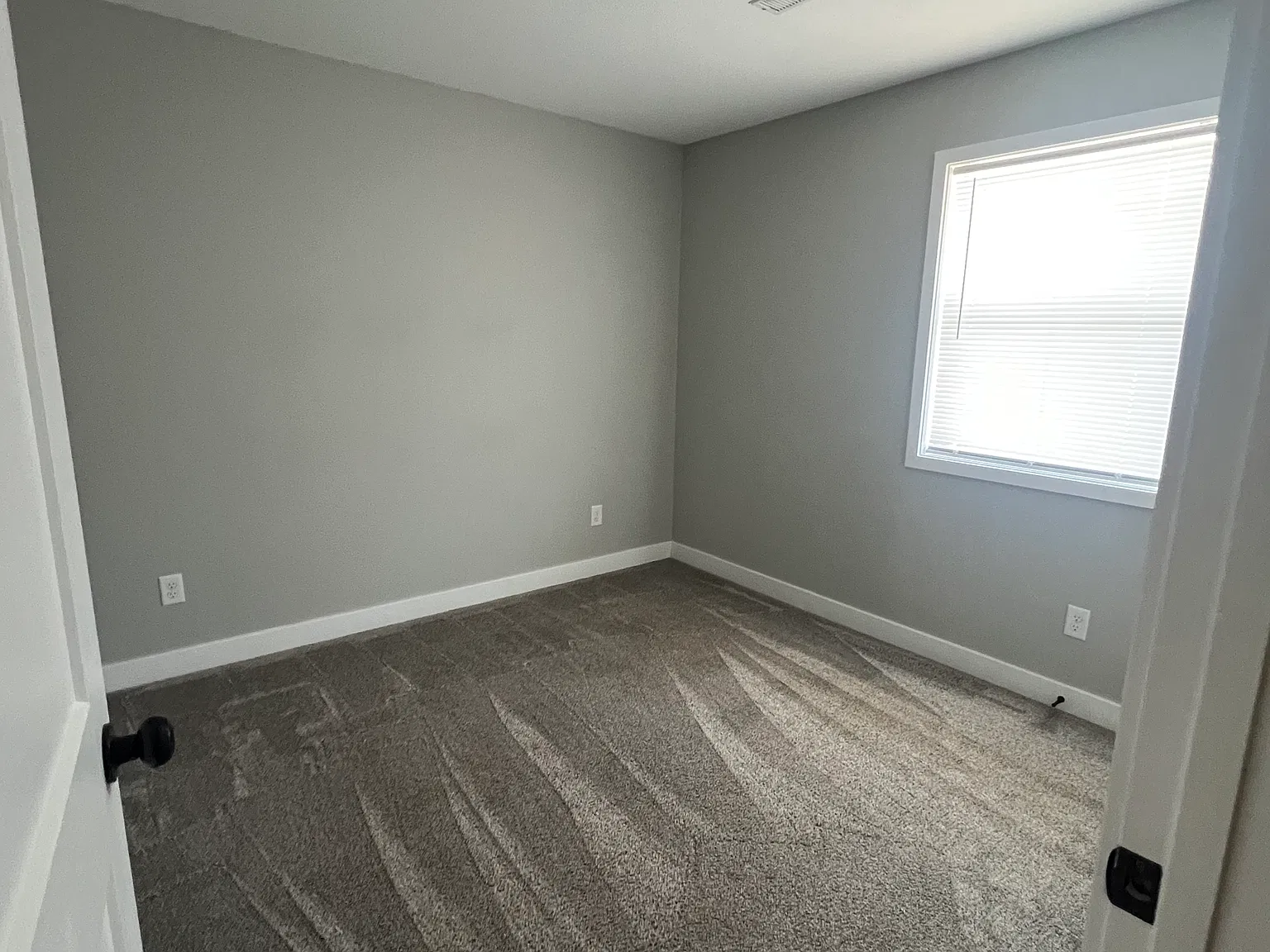 3 bed, 1000 sqft, $1,250 — Photo 4