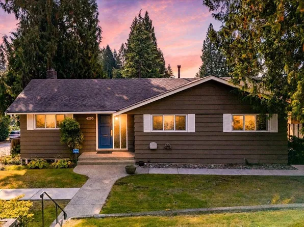 4295 Nottingham Rd, North Vancouver, BC V7K 2N3