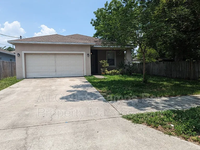 3511 Cone Ct — Photo 2