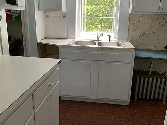 5th image of 15 Hubbard St