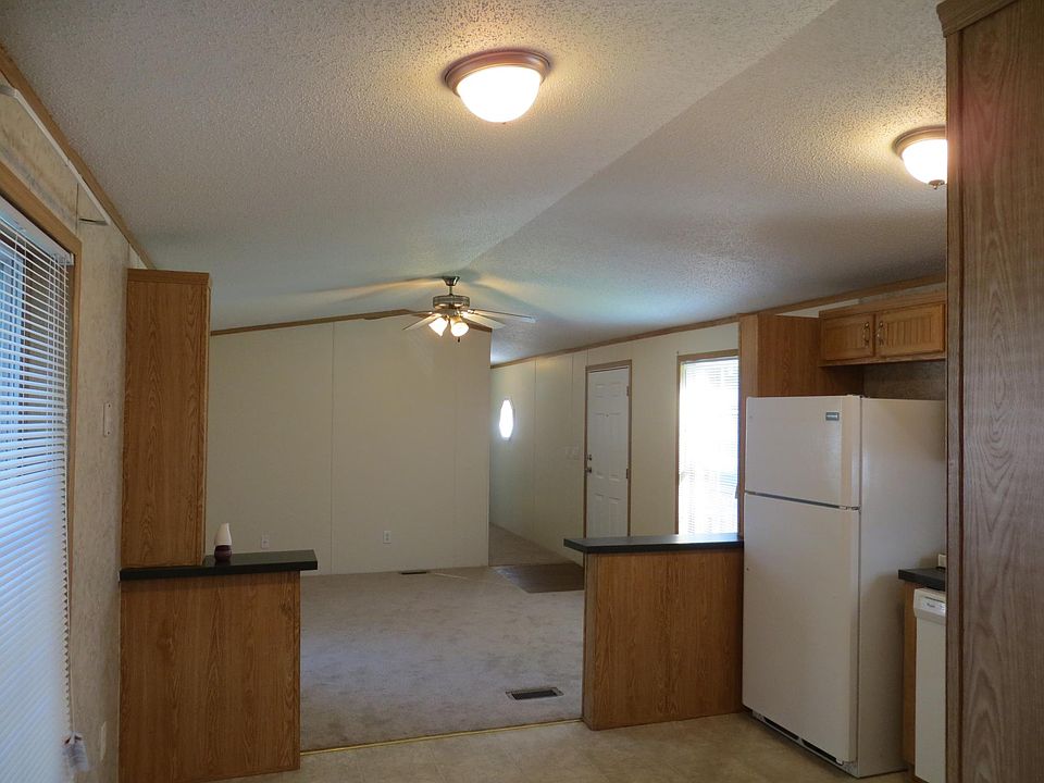2nd image of 8 Edgewood Dr