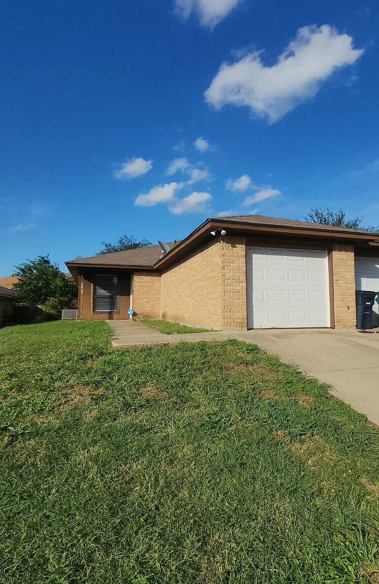 2 bed, 1.0 bath, 1000 sqft, $1,375 — Photo 1