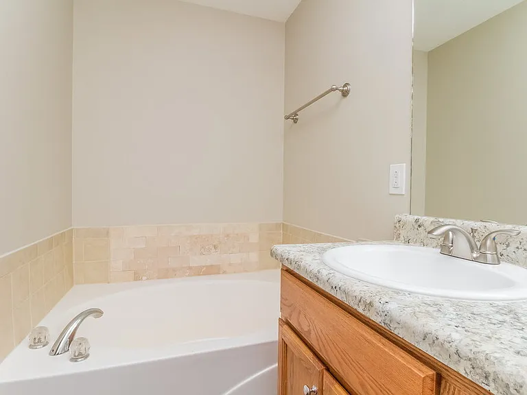 1449 Westview Dr — Photo 15