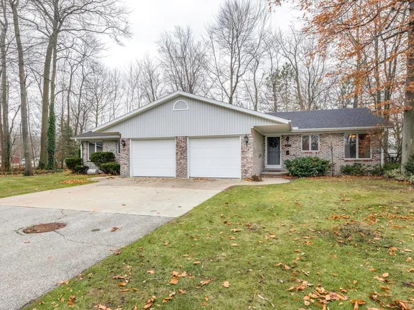 3655 Ramblewood Dr, Port Huron, MI 48060