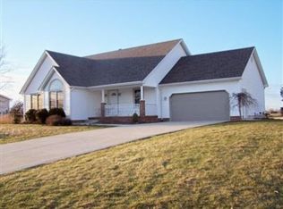 143 Goldfinch Dr, Kouts, IN 46347