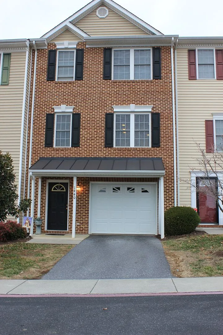 Townhouse for Rent in Taylor Springs — Photo 1