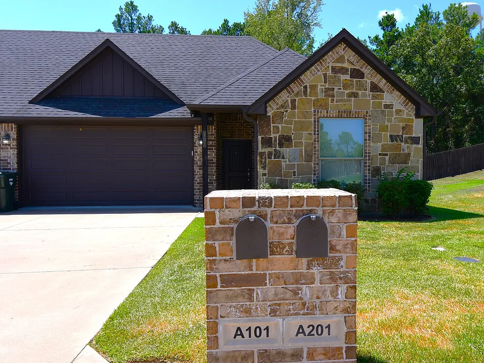 15542 County Road 178 #A201