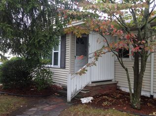 27 Hazelton St, Cranston, RI 02920