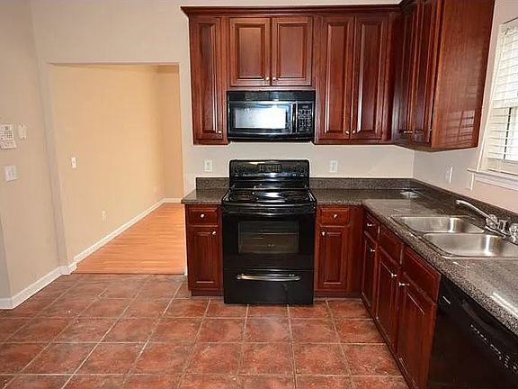5th image of 4333 Ben Hill Rd