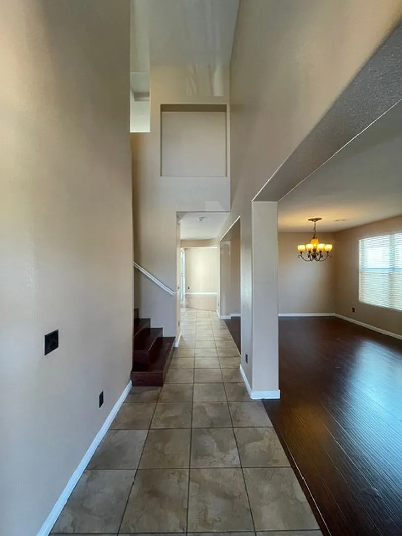 Awesome Nlv 4 Bd Home + Large Loft In Gated Sundance Community — Photo 4