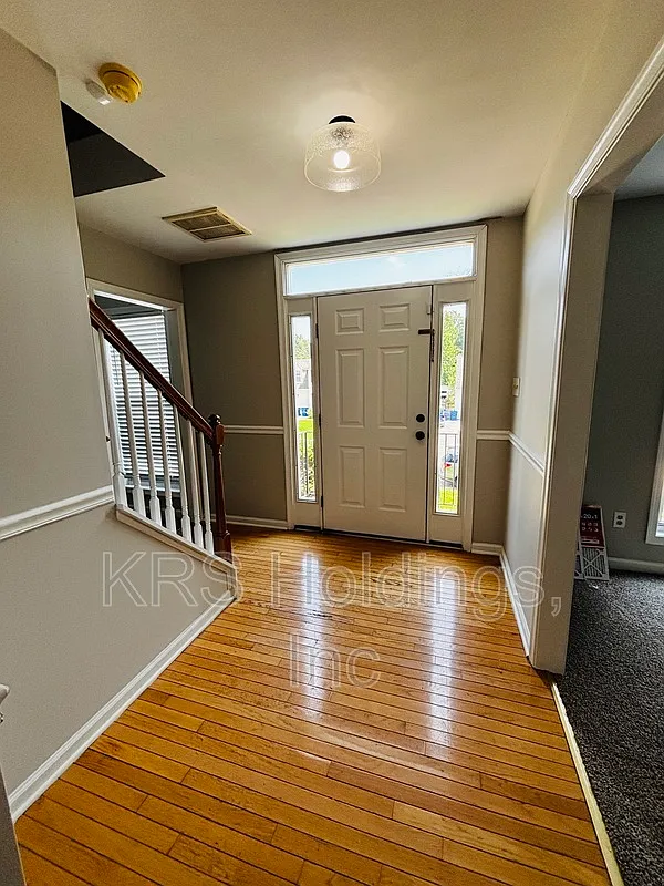 4 bed, 2.5 bath, 2038 sqft, $2,595 — Photo 3