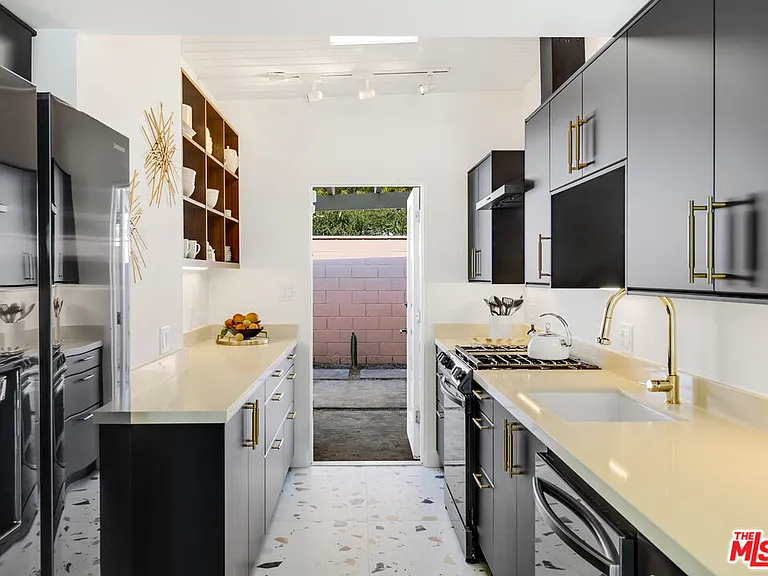 1818 N Berne Dr — Photo 18
