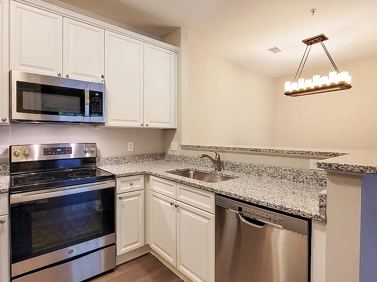 7232 Althorp Way #V-4 — Photo 6