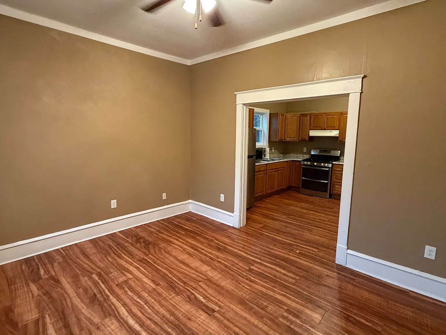 2 bed, $1,300 — Photo 4