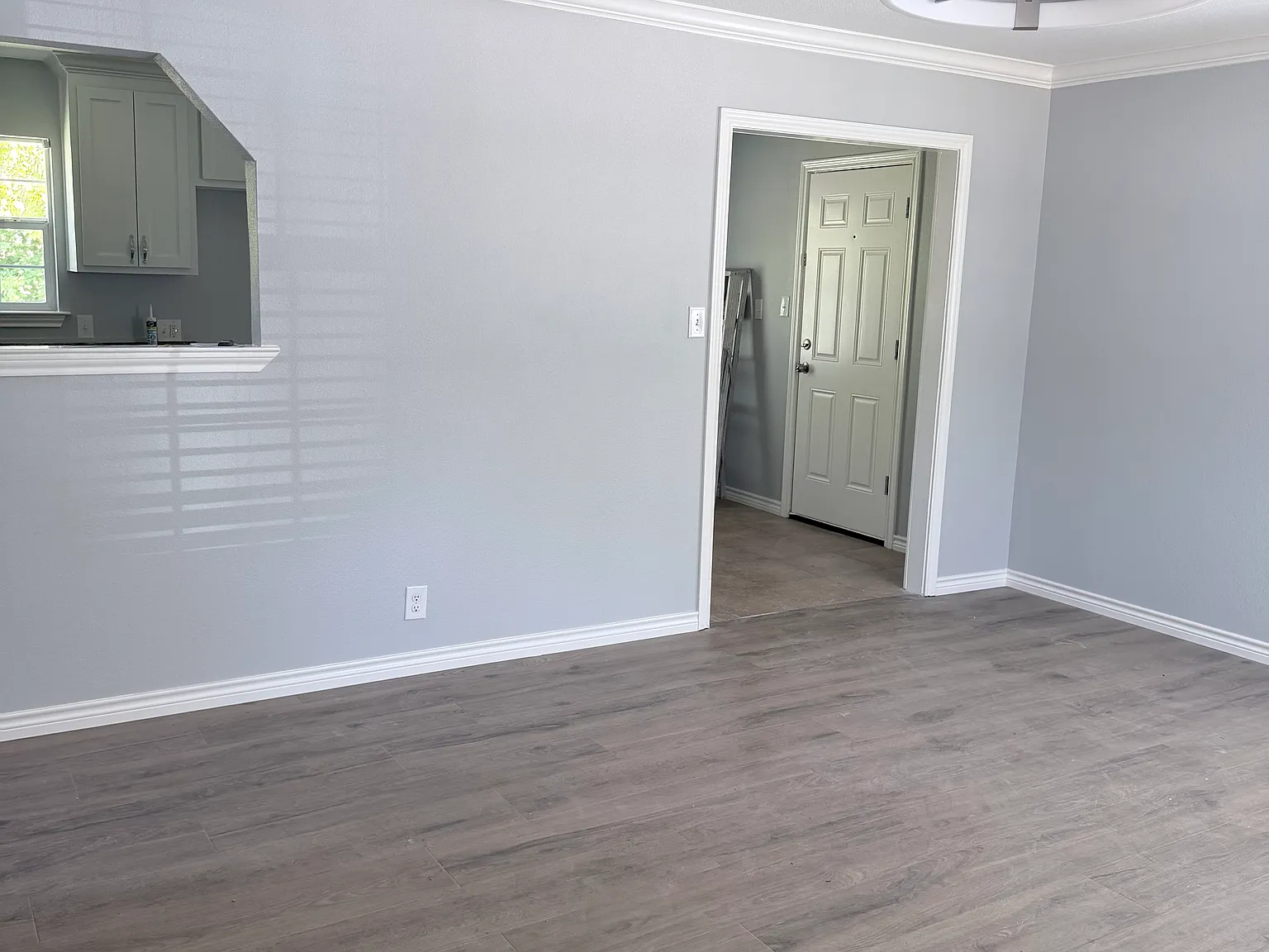 3 bed, 1000 sqft, $1,950 — Photo 4