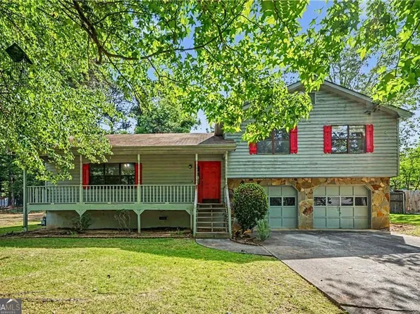 1208 Gate Post Ln, Lawrenceville, GA 30044
