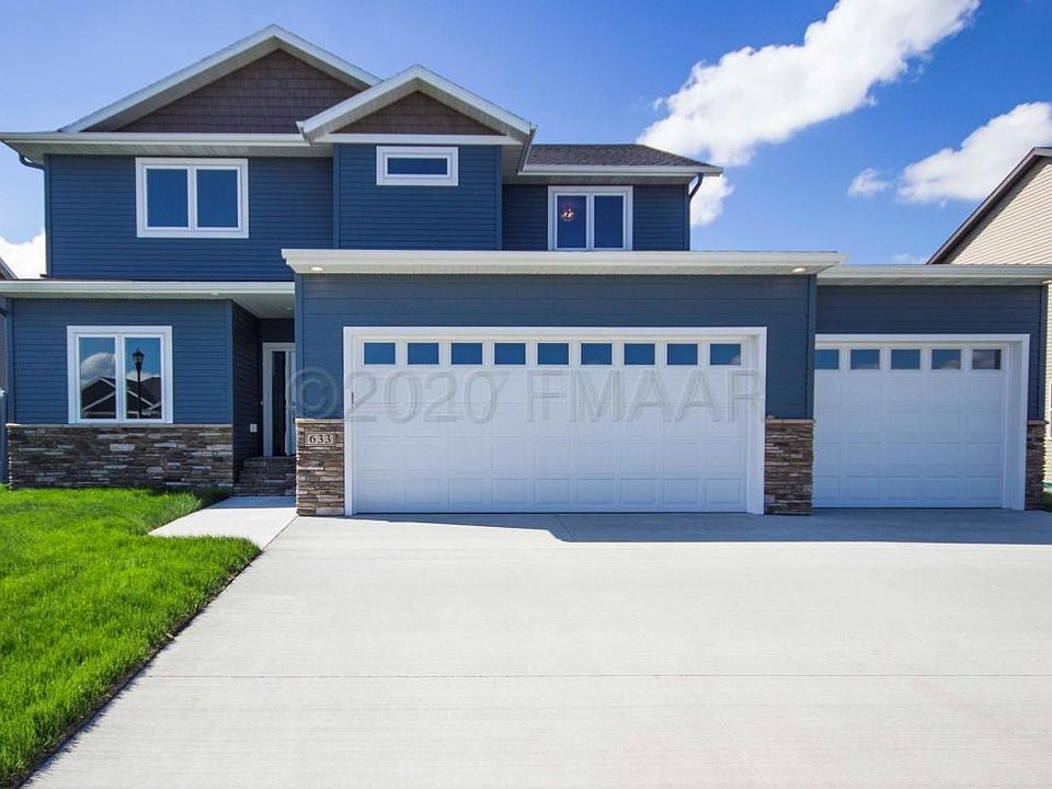 1st image of 633 29th Ave E