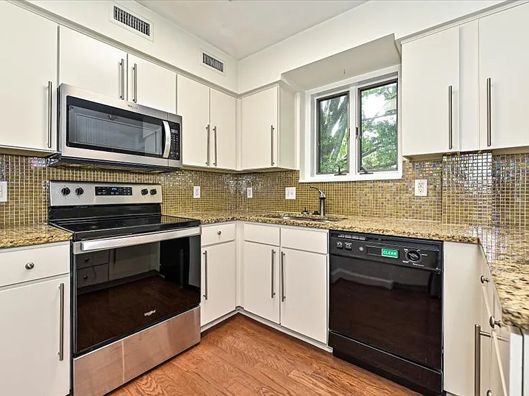 2441 Vail Ave #1 — Photo 11