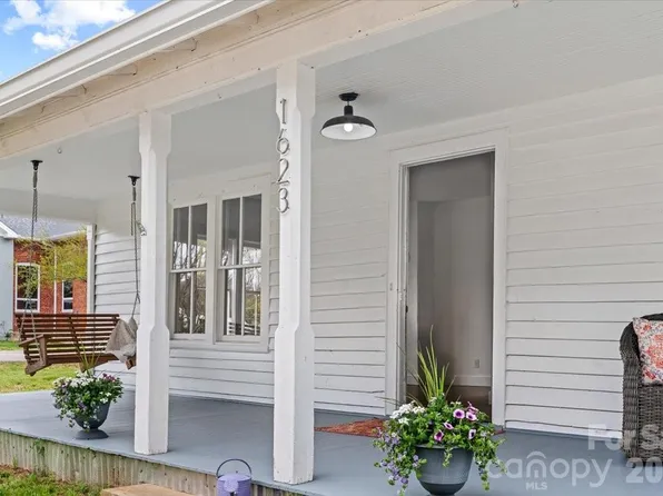 1623 Barnardsville Hwy, Barnardsville, NC 28709