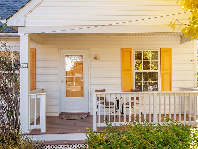 110 Chisholm Pl — Photo 29