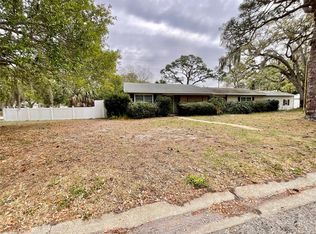 527 73rd St N, Saint Petersburg, FL 33710