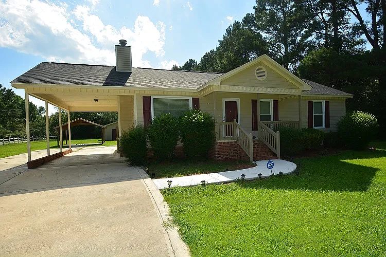 1352 Little Divine Rd
