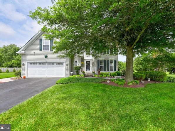 12 Palisade St, Ocean View, DE 19970