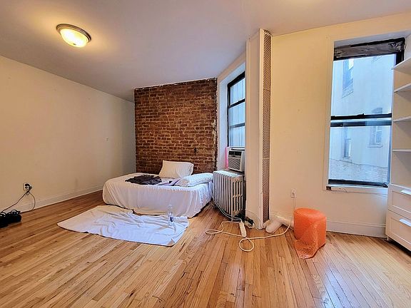 2nd image of 26 E 105th St #4Z