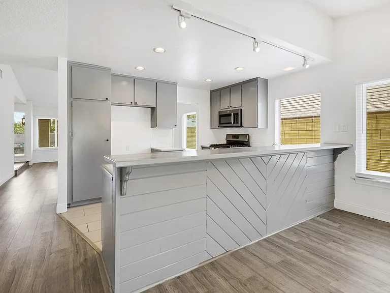7750 Perlite Ave — Photo 17