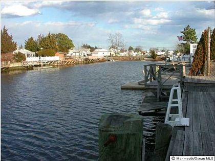 2nd image of 16 W Mullica Rd