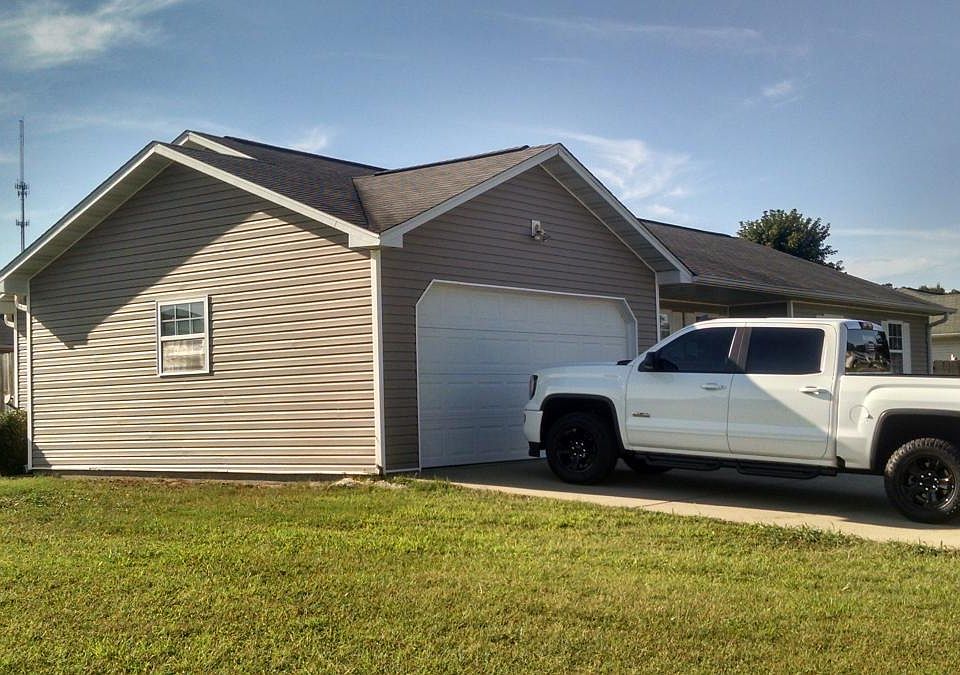 2nd image of 1703 Luna Dr