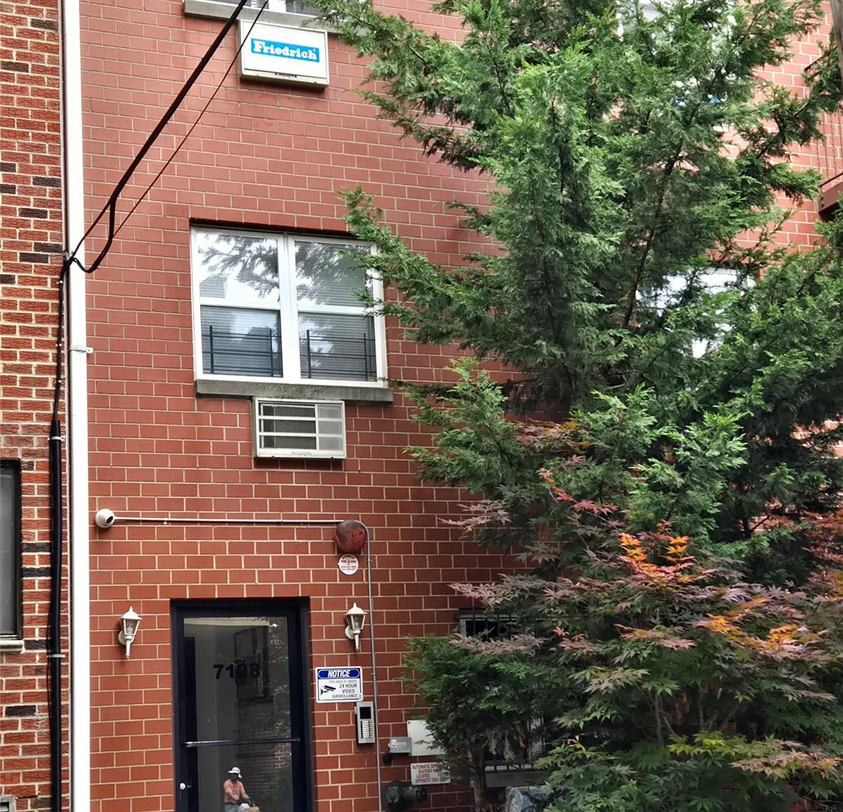 2 bed, 3.0 bath, 900 sqft, $3,200 — Photo 1