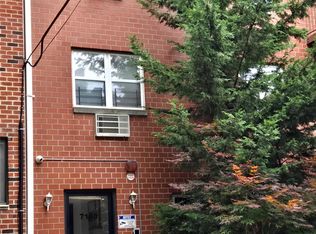 71-08 162nd St #1-R, Fresh Meadows, NY 11365