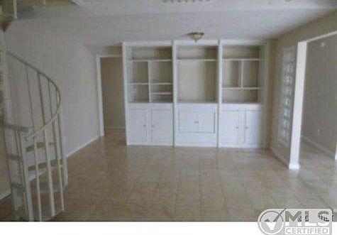 5th image of 8337 Capistrano Ave