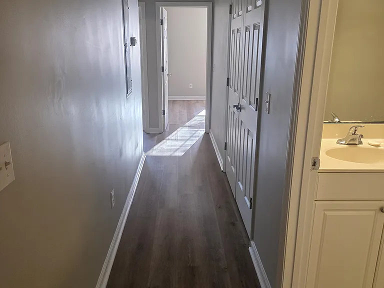 515 S 10th St #2 — Photo 9