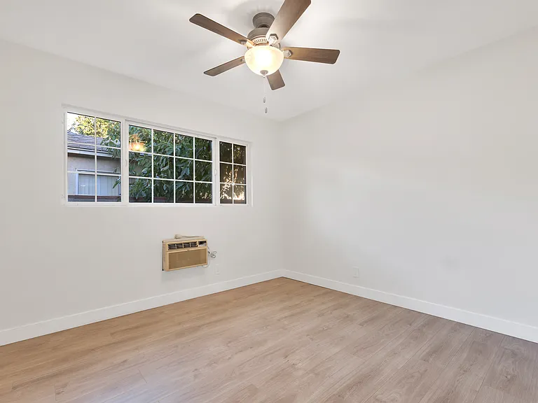 14937 Friar St — Photo 11