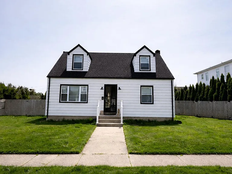 10 Cambell Ct — Photo 1
