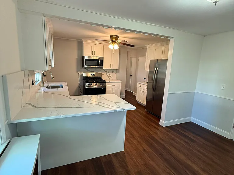 375 S 3rd St — Photo 20