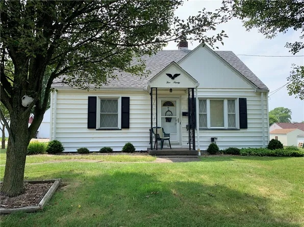 590 Spencer Ave, Sharon, PA 16146