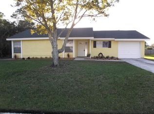 476 NW Ravenswood Ln, Port Saint Lucie, FL 34983