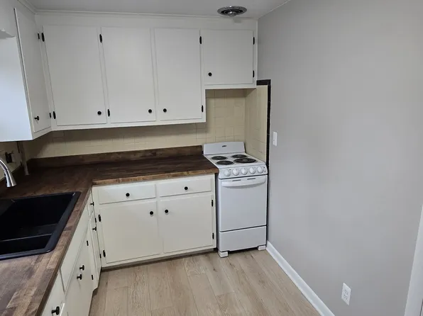 895 Warrenville Rd #2, Mansfield Center, CT 06250