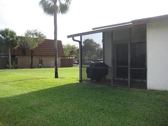 4th image of 846 SW 120th Way #846