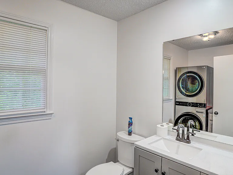 1709 Herrin Dr — Photo 5