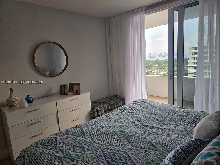 5555 Collins Ave #16W — Photo 9
