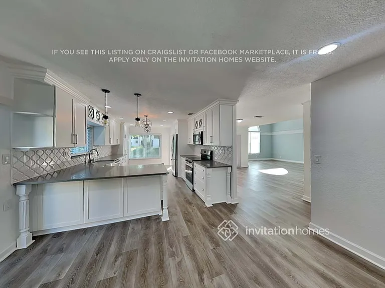 6340 NW 77th Ct — Photo 6
