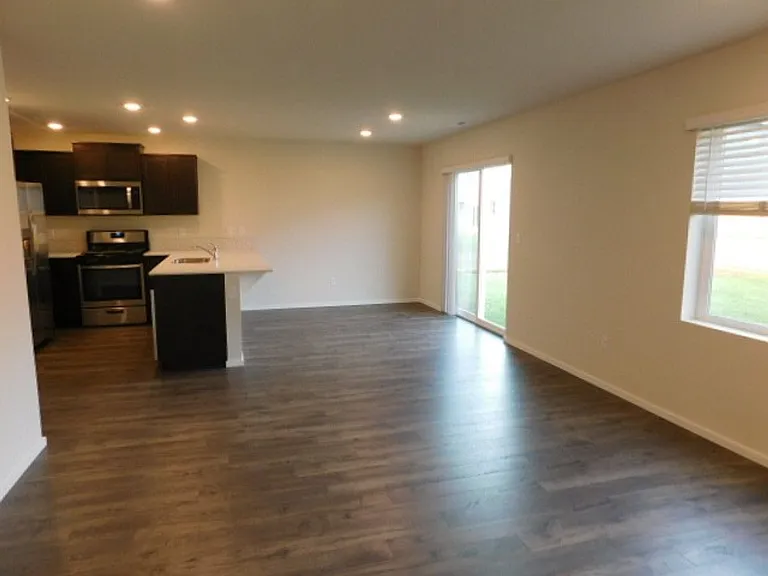 4737 Navigation Ave NE — Photo 8